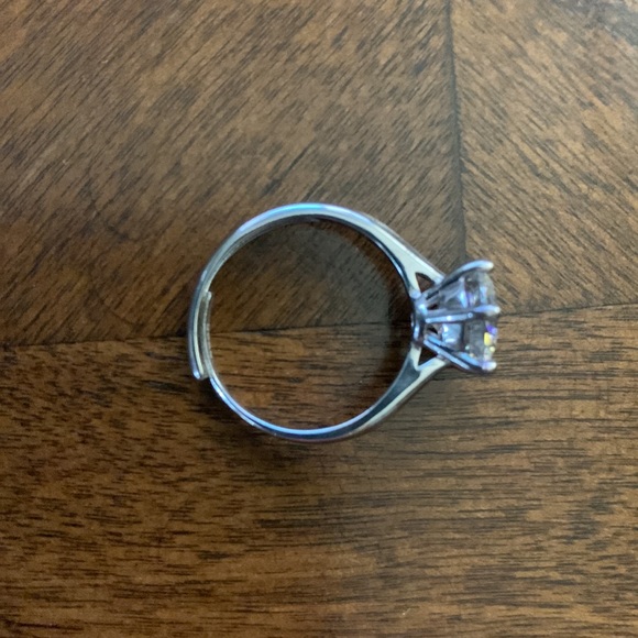 #44 Classic 6 prong setting 3 ct moissanite solitaire - Picture 11 of 11